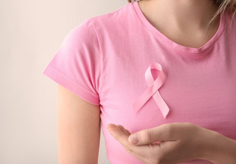 Rak piersi – wczesne objawy nowotworu